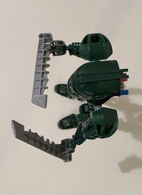 LEGO BIONICLE: Toa Matau 8605 - 100% Complete 2004 - No Instructions / No Box