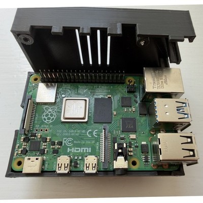 Raspberry Pi 4 Model B. 16GB SanDisk SD Karte, 5V Meanwell Netzteil und USBC Kabel