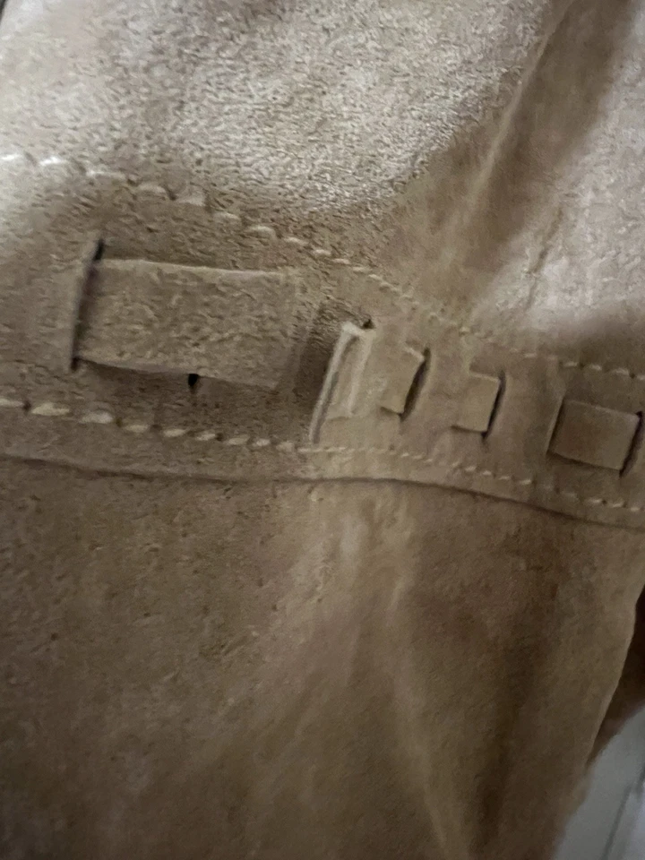 Blusa/jaqueta Doncaster tamanho 10 100% couro camurça bege gravata frente gola redonda - Imagem 3 de 4