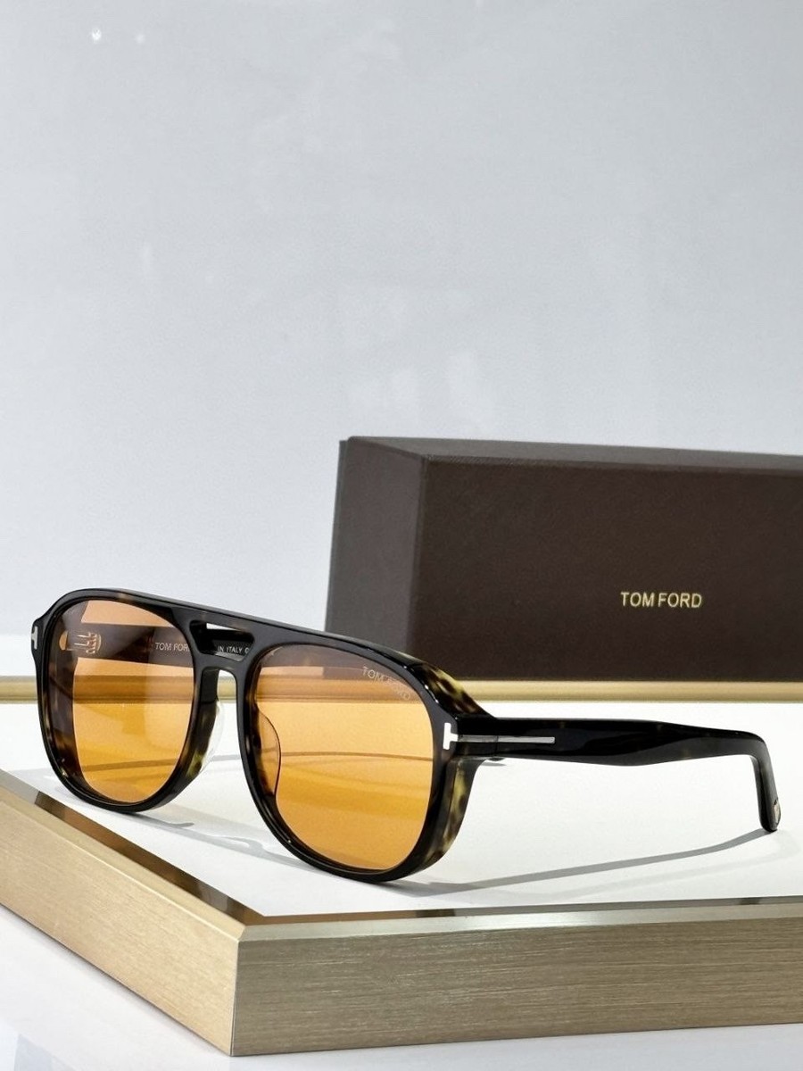 Tom Forc Aviator-style Sunglasses with Amber Lenses Amazon.com: Tom Ford Stavros Amber Navigator Men main image 4