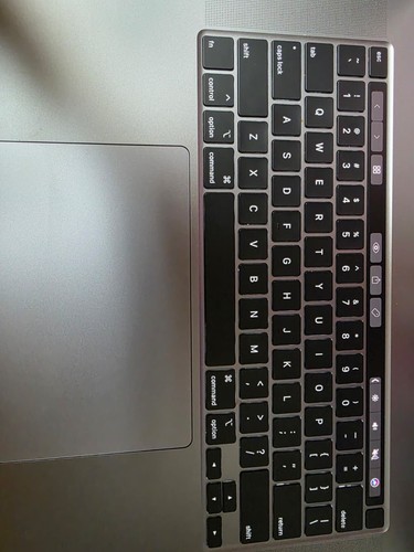Apple MacBook Pro 16" (512 GB SSD, Intel Core i7 9. generacji, 16 GB) MDM ON, BEZ BATT - Zdjęcie 10 z 10