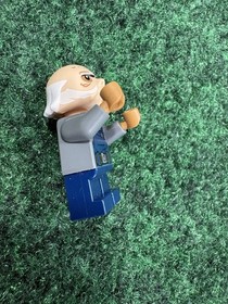 Lego Star Wars Minifigure Ugnaught Dark Blue Overalls 75137 Carbon-Freezing