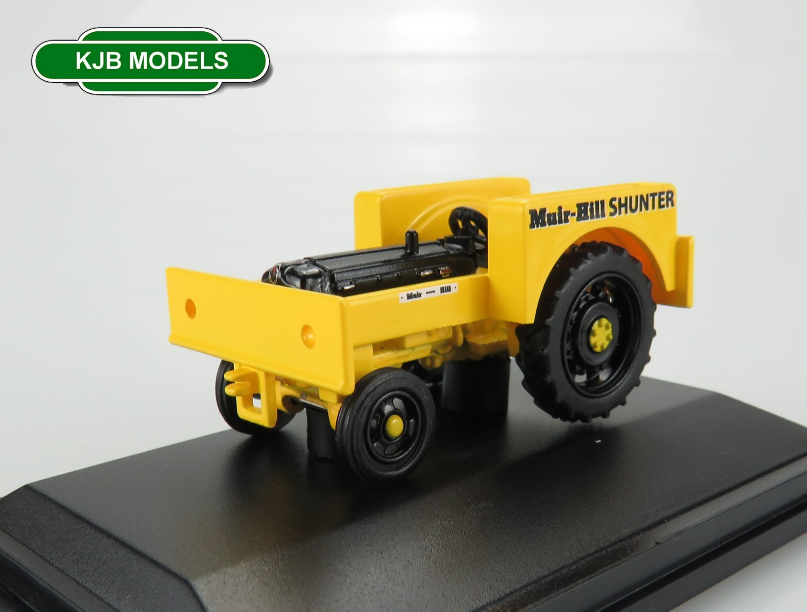 OO Gauge Oxford Rail 1:76 OR76FTRS002 Fordson Tractor Rail Shunter Yellow/Black