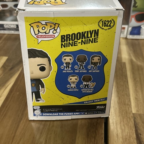 Funko Pop! Vinyl: Brooklyn Nine-Nine - Jake Peralta #1622 - Picture 7 of 9
