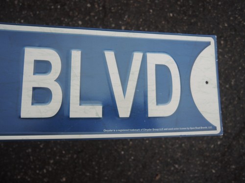 Insegna metallica CHRYSLER BLVD di OPEN ROAD BRANDS blu/bianco stile cartello stradale 27 - Foto 7 di 9