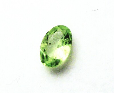 GOOD 6 x 4 mm OVAL CUT PERIDOT CHINA GEMSTONE B - C GRADE