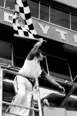 Longtime Nascar Flagman Harold Kinder Waves The Checkered Flag 1982 OLD PHOTO