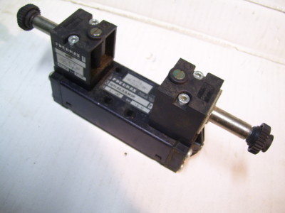 NEW PNEUMAX 1011.52.3.5.M3R 5/2 PNEUMATIC CONTROL VALVE BODY P2324A