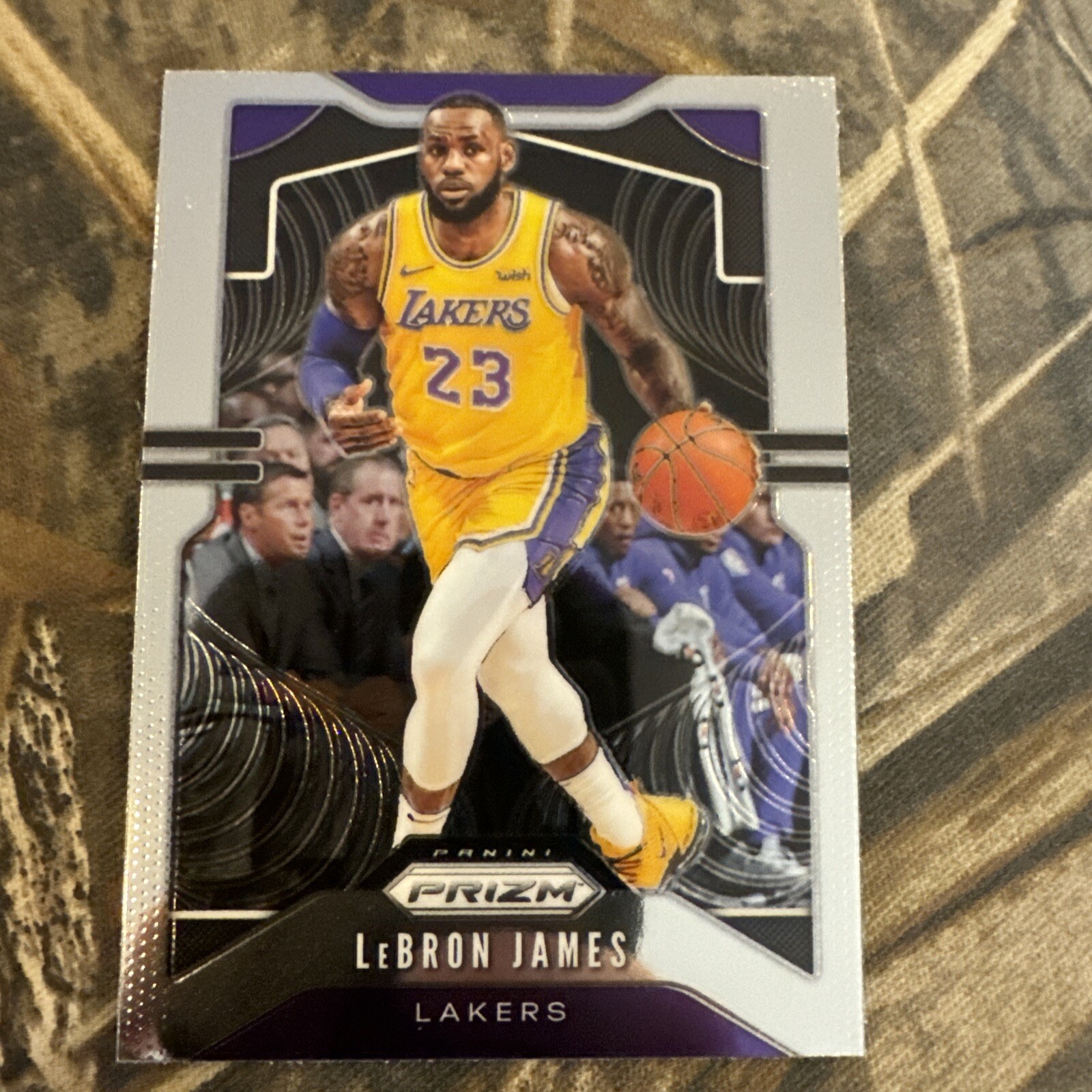 2019-20 Panini Prizm Base LeBron James #129 Los Angeles Lakers CAVALIERS