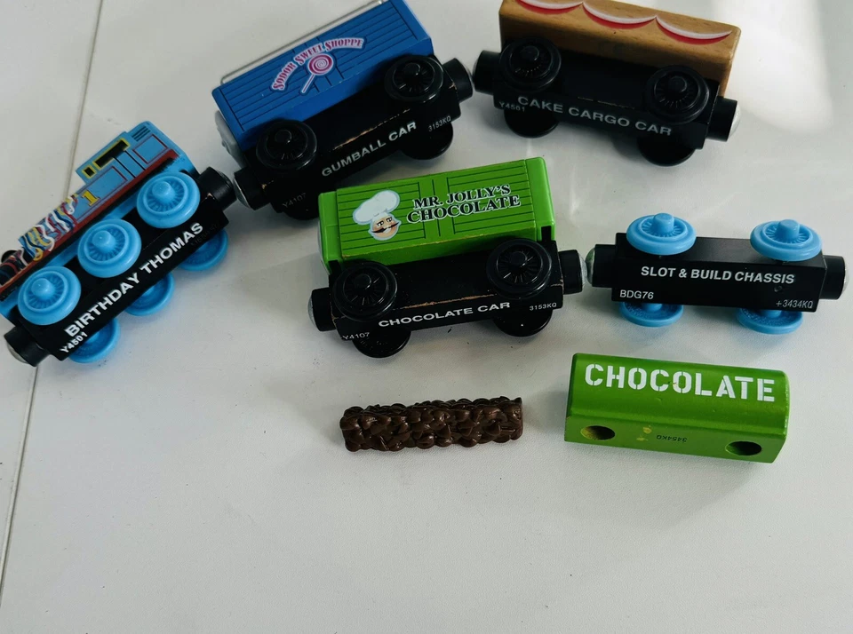 Thomas Friends Ferrocarril Madera Cumpleaños, Gumball, Chocolate, Carga Lote De 5 Foto 4 de 4