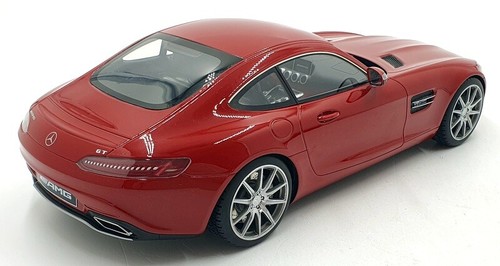 Premium ClassiXXs 1/12 Scale 24124A - Mercedes Benz AMG GT - Red - Picture 2 of 5