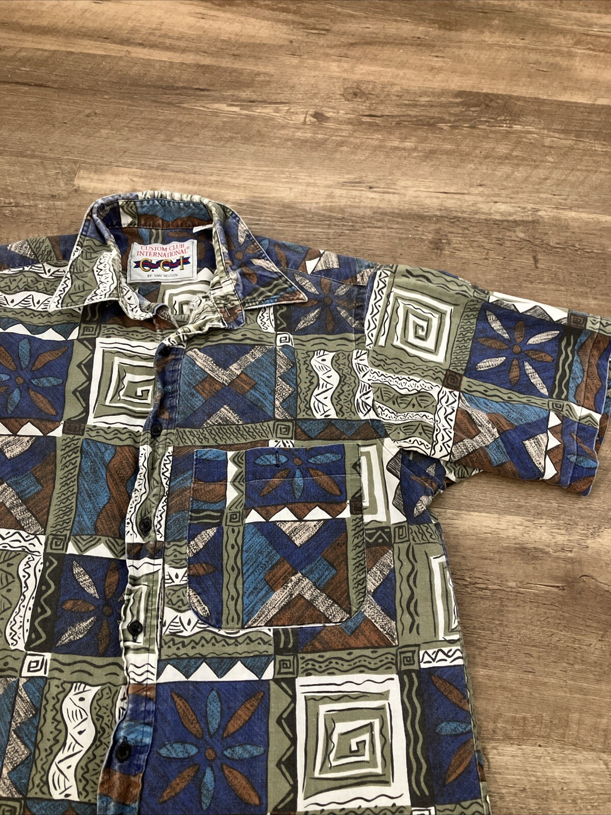 Vtg Van Heusen Custom Club International Island Hawaiian Streetwear Surf Shirt M