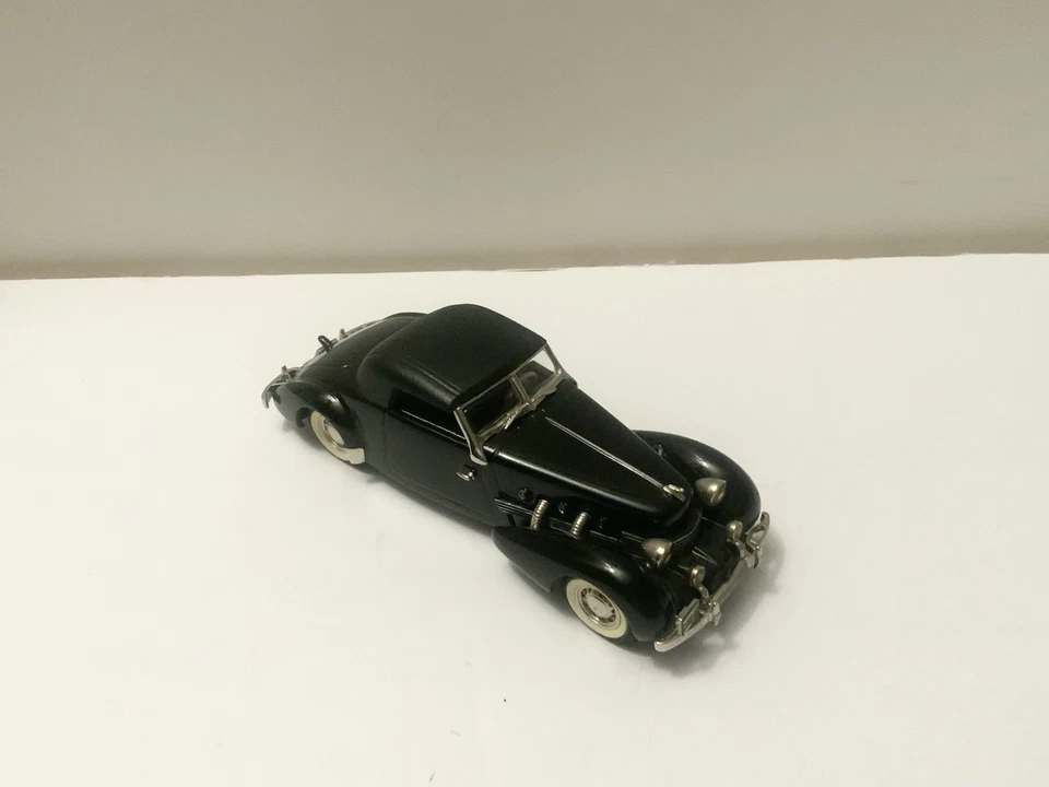 1/43 1937 Cord Sportsman Two Passenger Convertible Closed Coupe 812 Minimarque - Image 3 of 4