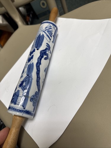 Blue Willow Rolling Pin with Wood Handles - excellent - Picture 2 of 12