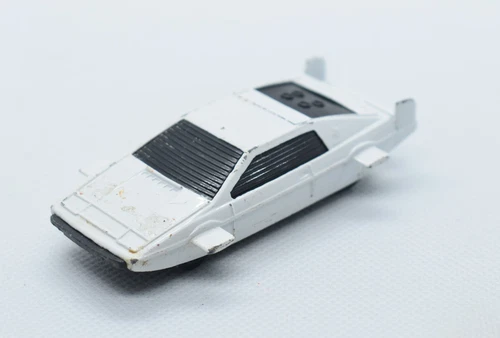 Corgi Juniors White James Bond 007 Lotus Esprit England 1/64 Vintage Diecast