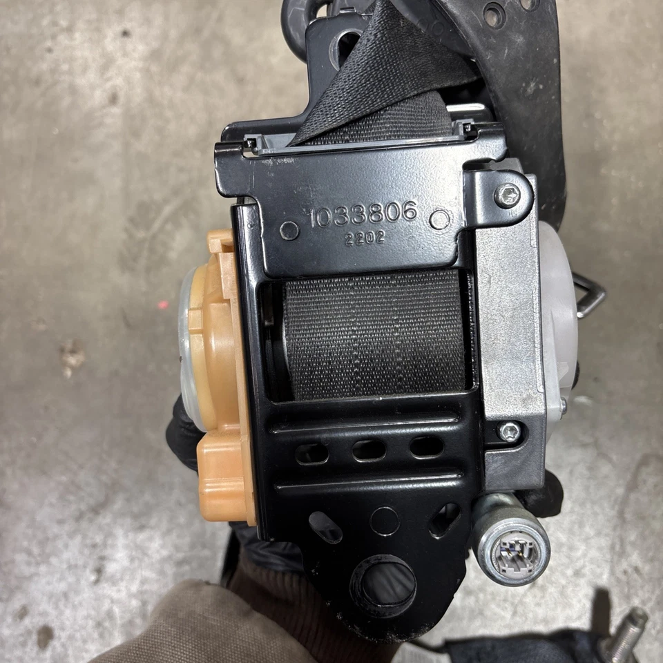 2009–2020 NISSAN 370Z КУПЕ ПЕРЕДНИЙ ПРАВЫЙ ПАССАЖИРСКИЙ РЕМЕНЬ БЕЗОПАСНОСТИ НАТЯЖИТЕЛЬ OEM - Изображение 4 из 4