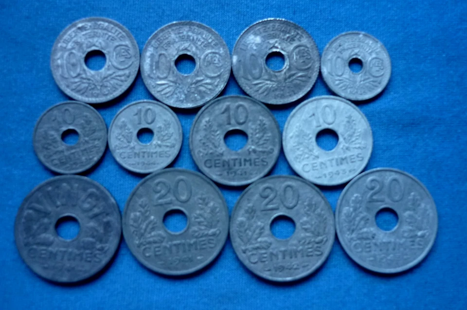 10 et 20 CENTIMES. ZINC. 1941 à 1945. Lot de 12 pièces, voir détail !!! - Photo 1/3