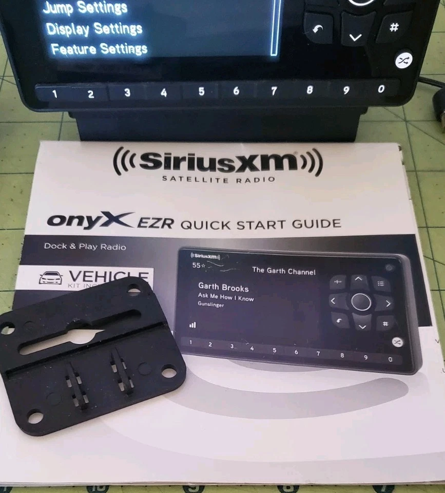 Paquete SiriusXM Radio Onyx Plus SXPL1 con base para automóvil XDPIV2 y antena SiriusXM NGVA1 Foto 3 de 4