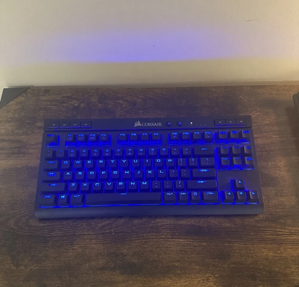 Corsair K63 Wireless Mechanical Gaming Keyboard Bluetooth Blue LED Backlit - Image 3 of 4