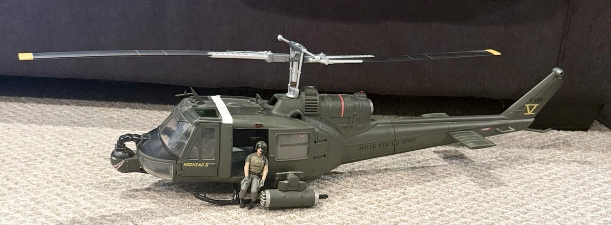 21st Century Toys Plastic 1:18 Scale Diecast Aircraft & Spacecraft