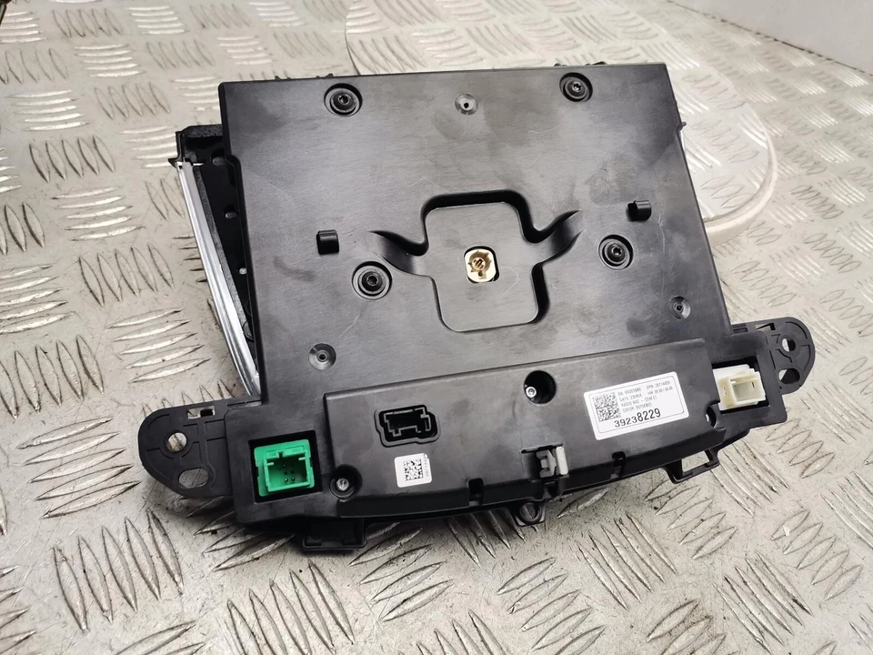 Vauxhall Opel Crossland Radio Sat Nav Multifunctional Display 2021-2024 39238229 - Image 2 of 3