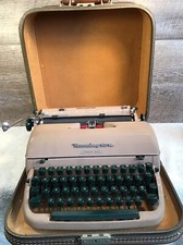 Vintage 1950's Remington Quiet Riter Miracle Tab Portable Typewriter & Case thumbnail