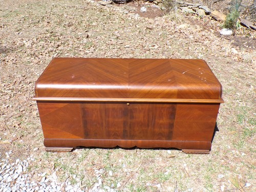Vintage Walnut Art Deco Waterfall Cedar Trunk Hope Chest Blanket Chest Bed Bench - Picture 12 of 16