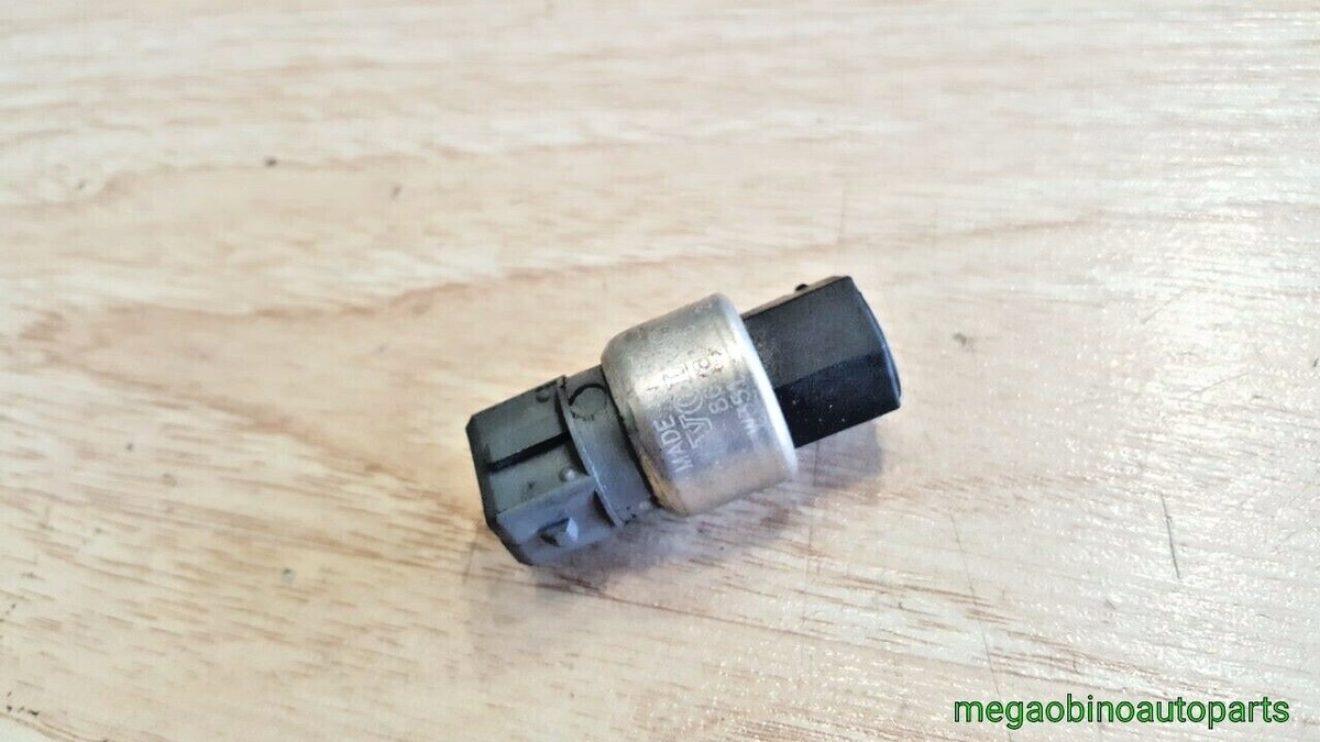 1998-2000 Volvo s70 v70 2004 c70 A/C Pressostat 8628376 pressure