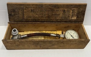 1926-1932 MOTO METER VINTAGE ENGINE COMPRESSION GAUGE - Wisconsin - Chevy Ford