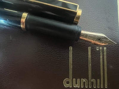Dunhill Fountain Pen Black Lacquer Gold Plated 14 KT Nib Gemline M