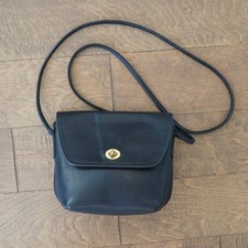 COACH VTG classic Quincey #9919 black leather Made in USA Kiss Lock