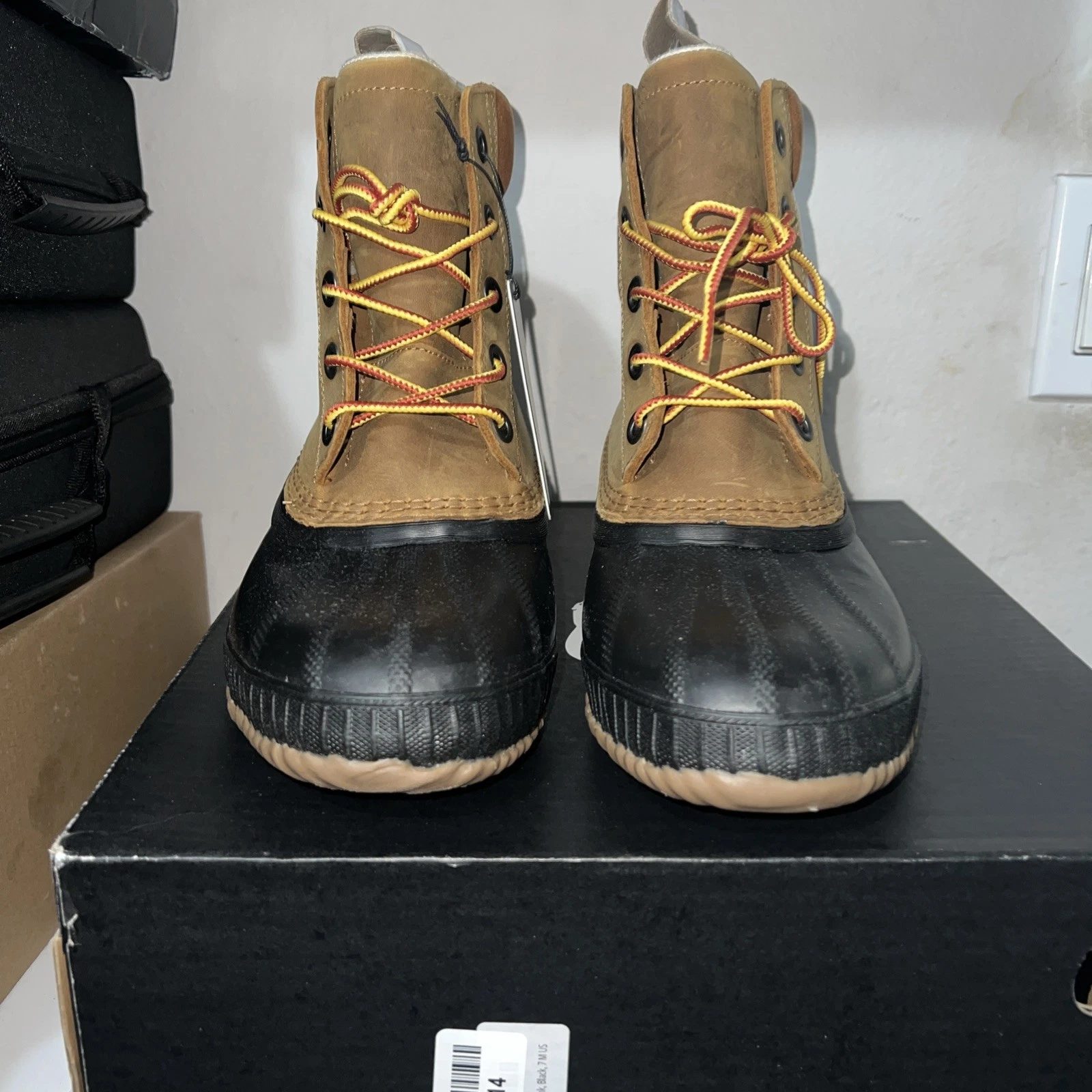 SOREL - Men's Cheyanne II Waterproof Insulated Winter Boot, Chipmunk, Black 7 M