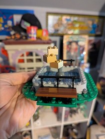 LEGO Creator Expert: Town Plan (10184) - Fountain w Minifig Only 2008 Gold Brick