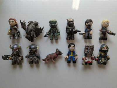 Funko Mystery Minis Vinyl Figure Bethesda 12 Set Lot ( Dogmeat , Alduin + more)