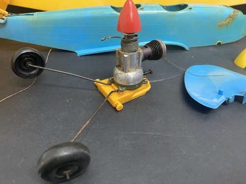 Vintage Cox .049 PT-19 Control Line Model Airplane Trainer - Blue & Yellow RP17 - Picture 2 of 10