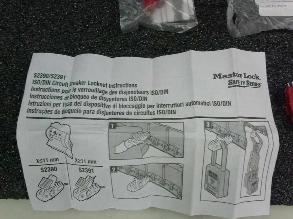 Lote de 3 bloqueo de interruptor miniatura estilo DIN MASTER LOCK 4EMY7 Foto 3 de 4