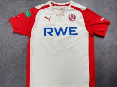 Rot-Weiss Essen Puma Heim Fußballtrikots #16 Gr. L