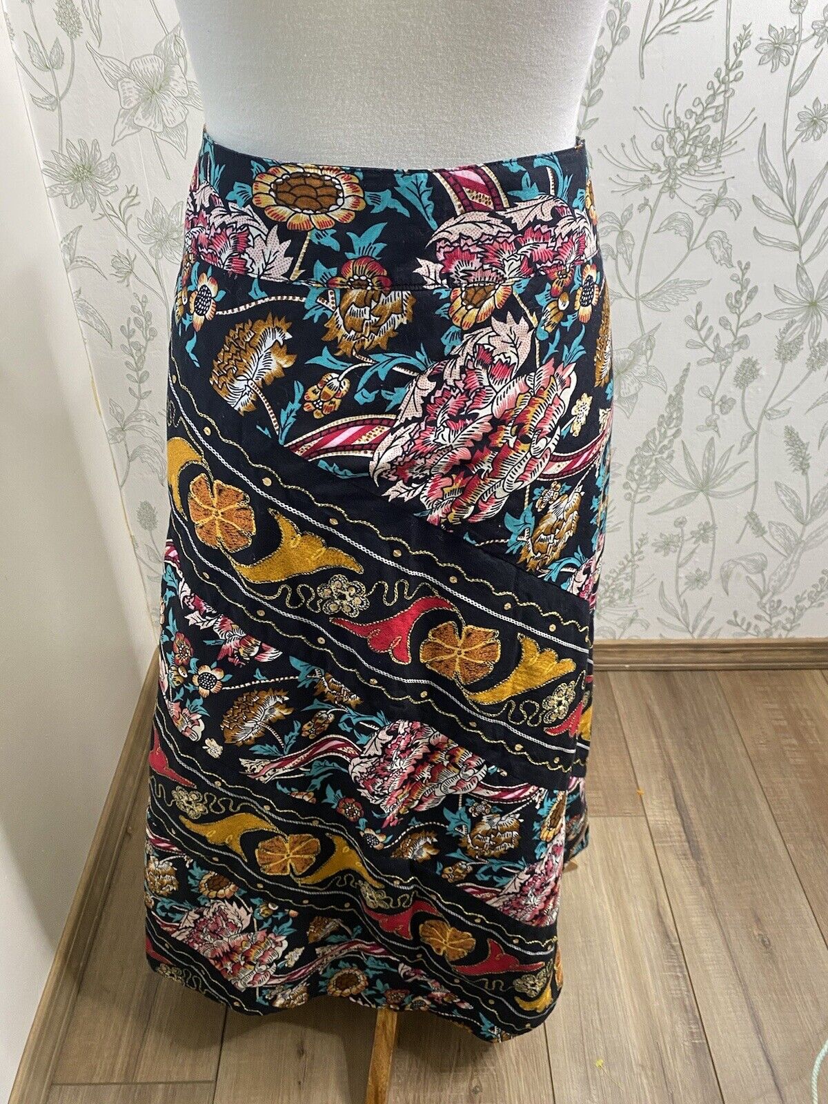 R. Q. T Embroidered Gold Colorful Maxi Skirt Size… - image 4