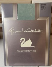 Gloria Vanderbilt Daysheer Pantyhose Sandalfoot Cameo Sage Size B Vintage