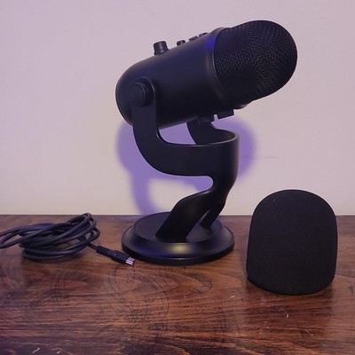 Blue Yeti USB Microphone Black. Gain, Mute, Volume (with free wind sheild)