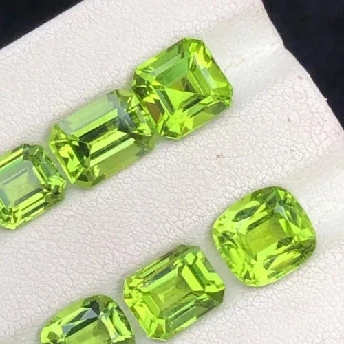 Natural Peridot 100 Pcs Mix Cut 5-6 Ct/Piece Certified Loose Gemstone Lot + Gift - Image 4 of 4