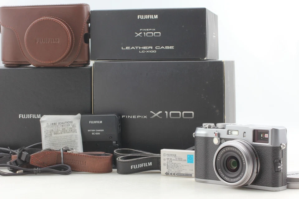 [MINT In Box & Case] Fuji Fujifilm FinePix X100 12.3MP Digital Camera  JAPAN - Image 2 of 4
