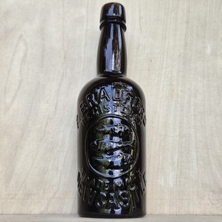 Vintage Pictorial Glass 1/2 Pint Beer Bottle F.BRADFORD NEWCASTLE