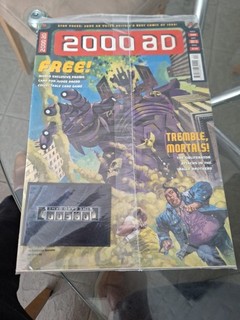 2000AD Prog 1144 Comic Book (12th 18th May) Free Dredd Game Card Sealed