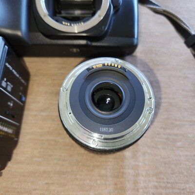 Canon Zoom Lens EF 35-70mm & EOS 850 Camera & Flash & bag Untested