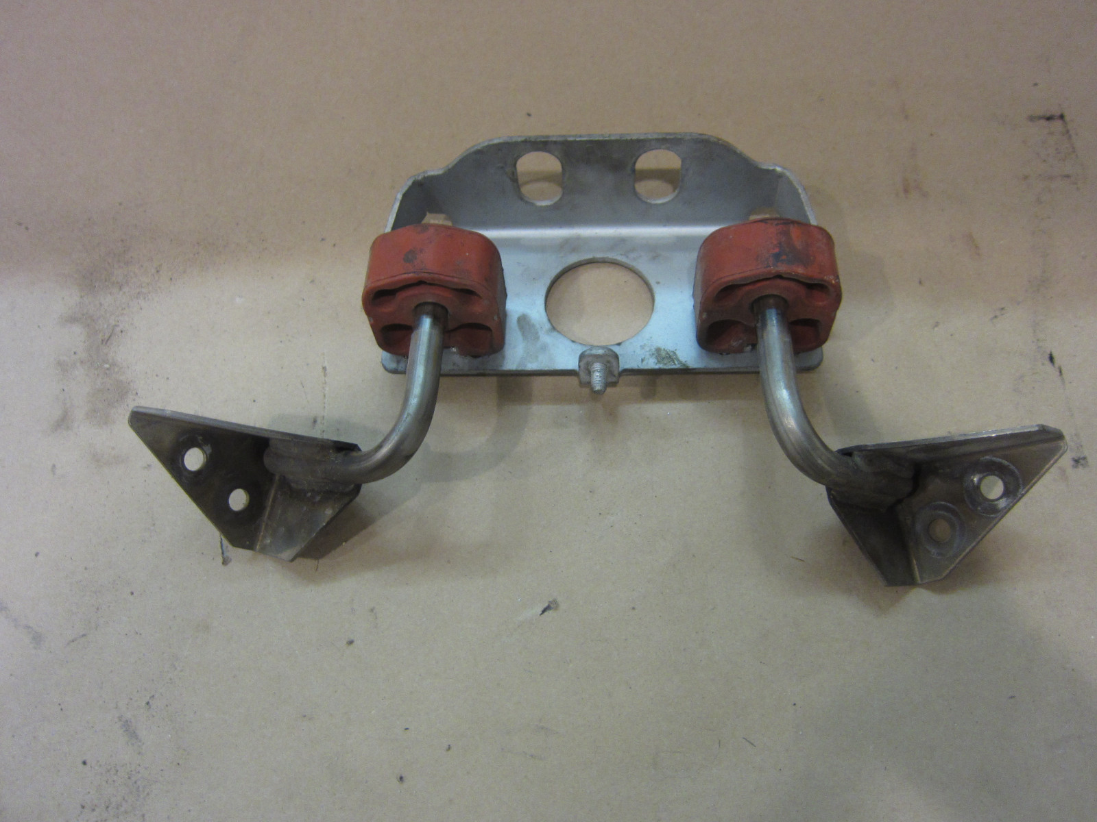 Ferrari California  Exhaust Pipes Support Bracket With Buffers   P/N 250765