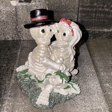 Ceramic World Inc. Skeleton Bride and Groom By Poly Resin Land
