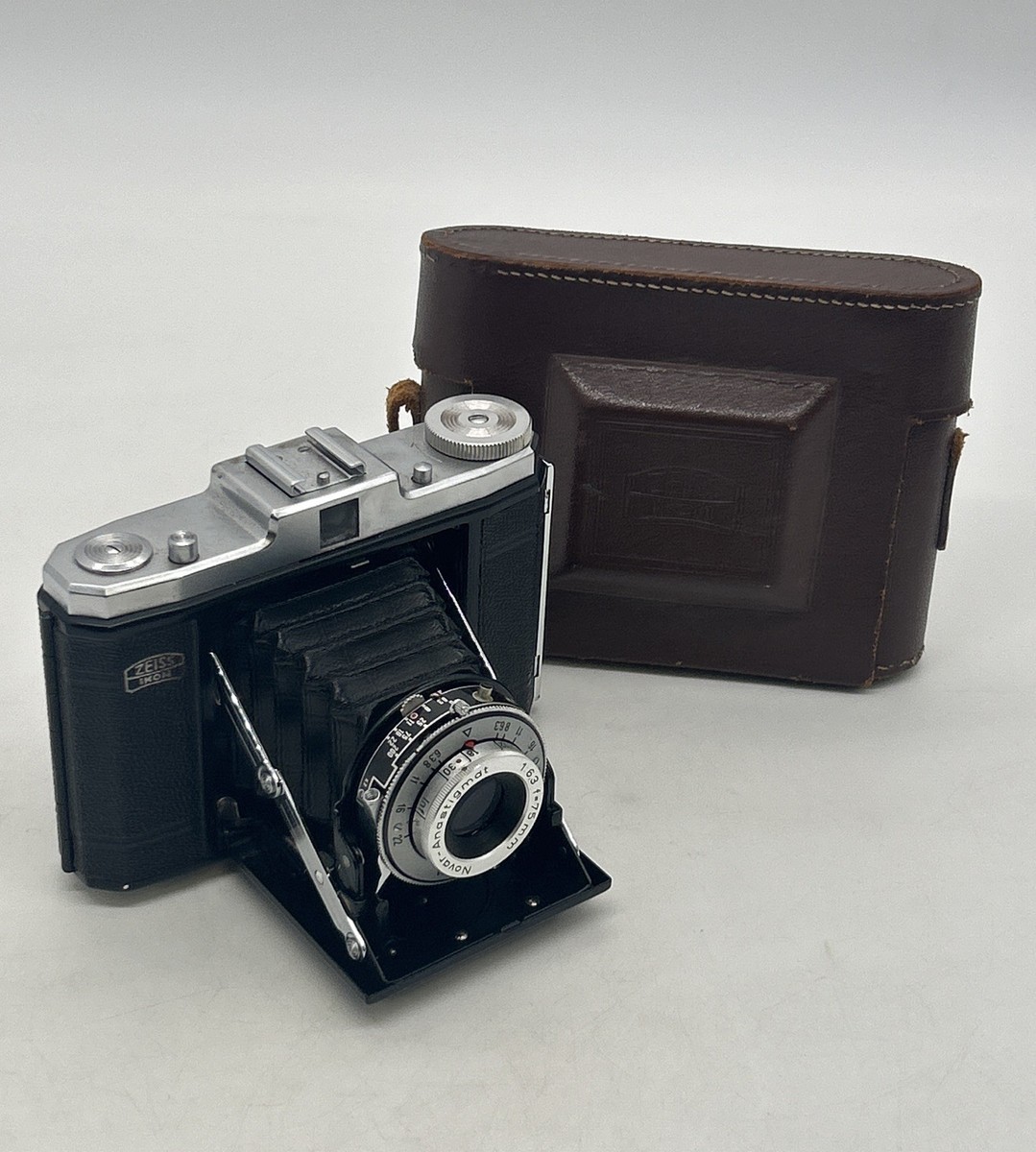 フィルムカメラ ZEISS IKON NETTAR 517/16 NOVAR 75mm f4.5 1950's Zeiss Ikon Nettar 517/16 Film Folding Camera Novar 1:6,3 f