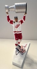 McFarlane NHL Series 6 Steve Yzerman Detroit Red Wings Stanley Cup Autographed