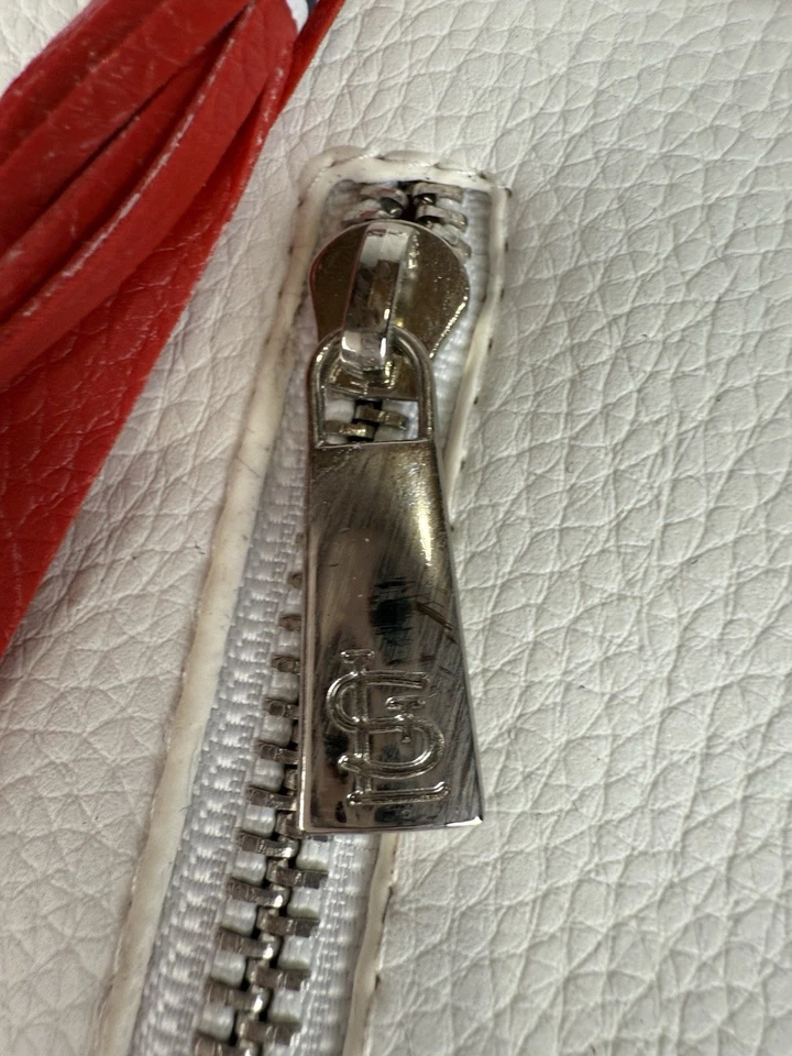 Cartera bandolera Stadium 2021 St Louis Cardinals 4/9/21 Día de la Madre R/W/B sin usar Foto 3 de 4